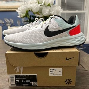 Women’s Nike Revolution 6 NN Sneakers